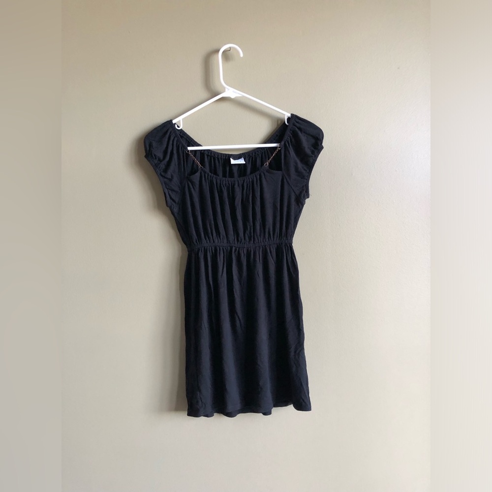 Suzy Shier Y2K Baby Doll Black Top with bronze chain detail Size XS